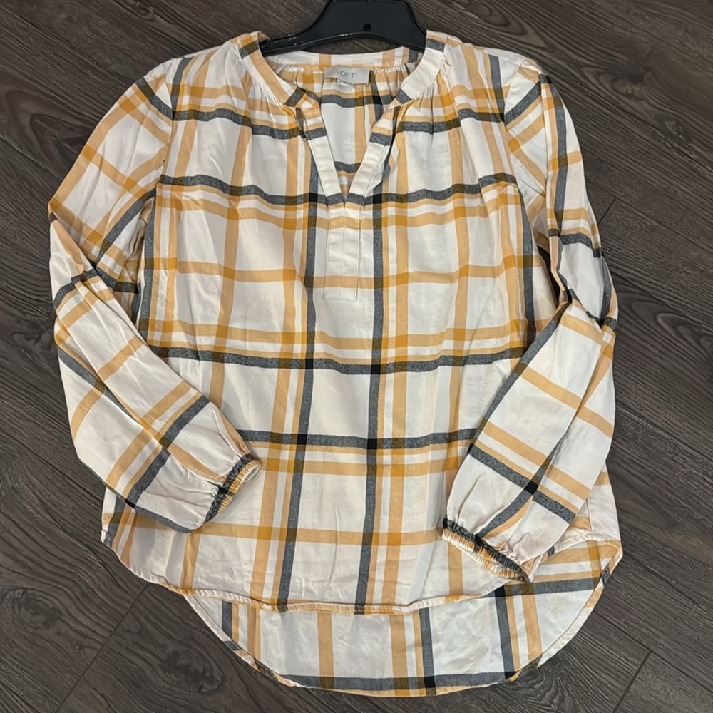 LOFT long sleeve v neck cotton blend top XS